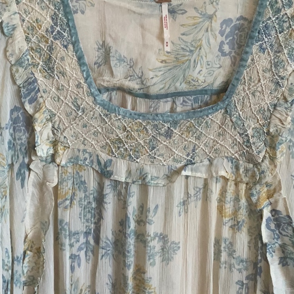 Free People romantic tunic - Picture 3 of 12